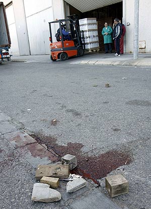 HALLAN MUERTO A UN TAXISTA CON HERIDAS DE ARMA BLANCA A LAS AFUERAS DE VALENCIA